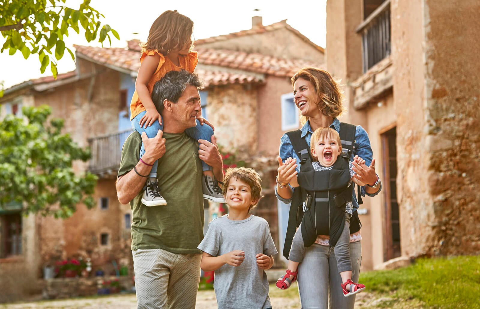 Family Reunification in Spain: How to Bring Your Family After 1 Year of Legal Residence